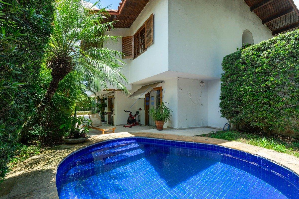 Casa no Morumbi com 370m² 4 dorm 2 suítes 2 vagas Rua Almirante Soares Dutra São Paulo - 