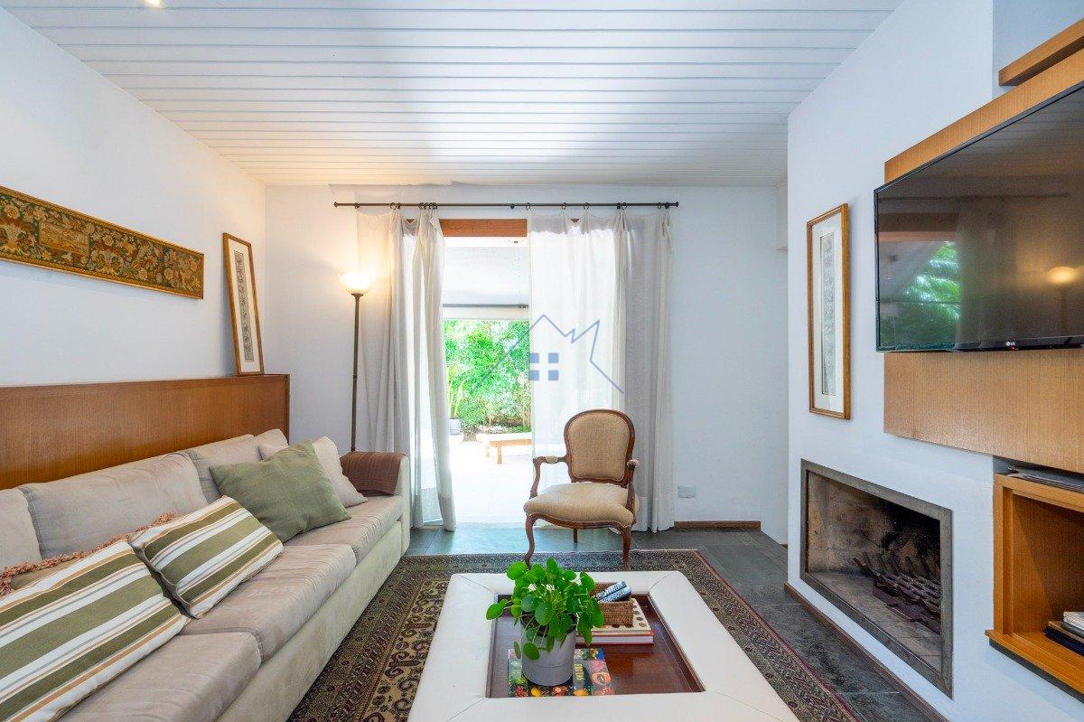 Casa no Morumbi com 370m² 4 dorm 2 suítes 2 vagas Rua Almirante Soares Dutra São Paulo - 
