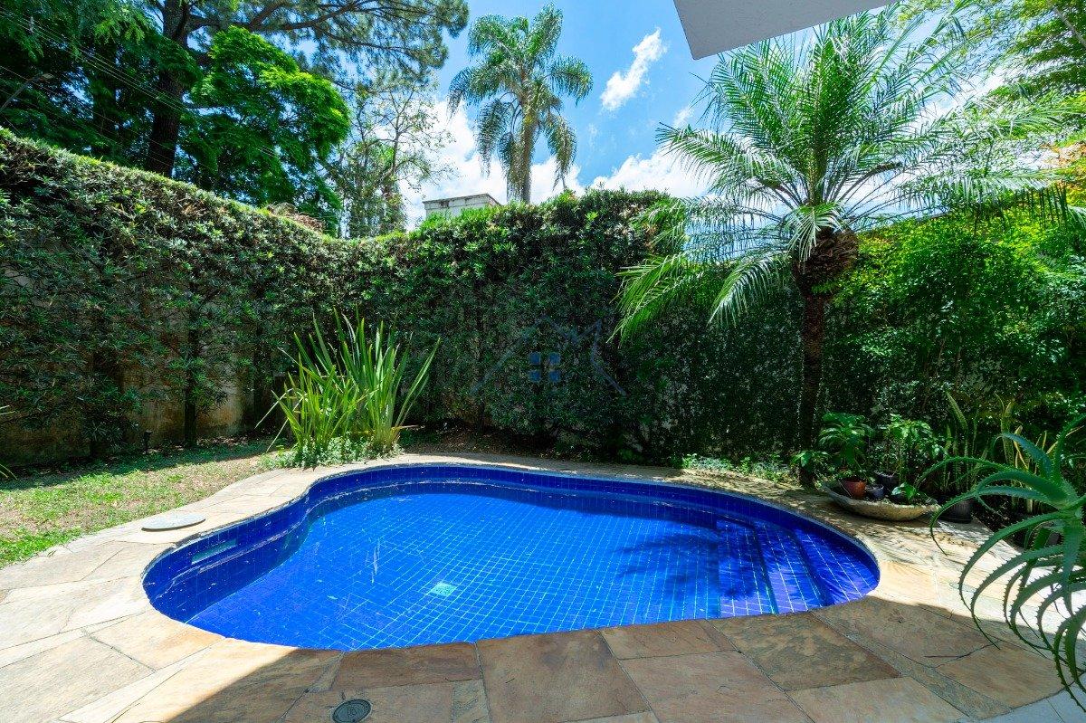 Casa no Morumbi com 370m² 4 dorm 2 suítes 2 vagas Rua Almirante Soares Dutra São Paulo - 