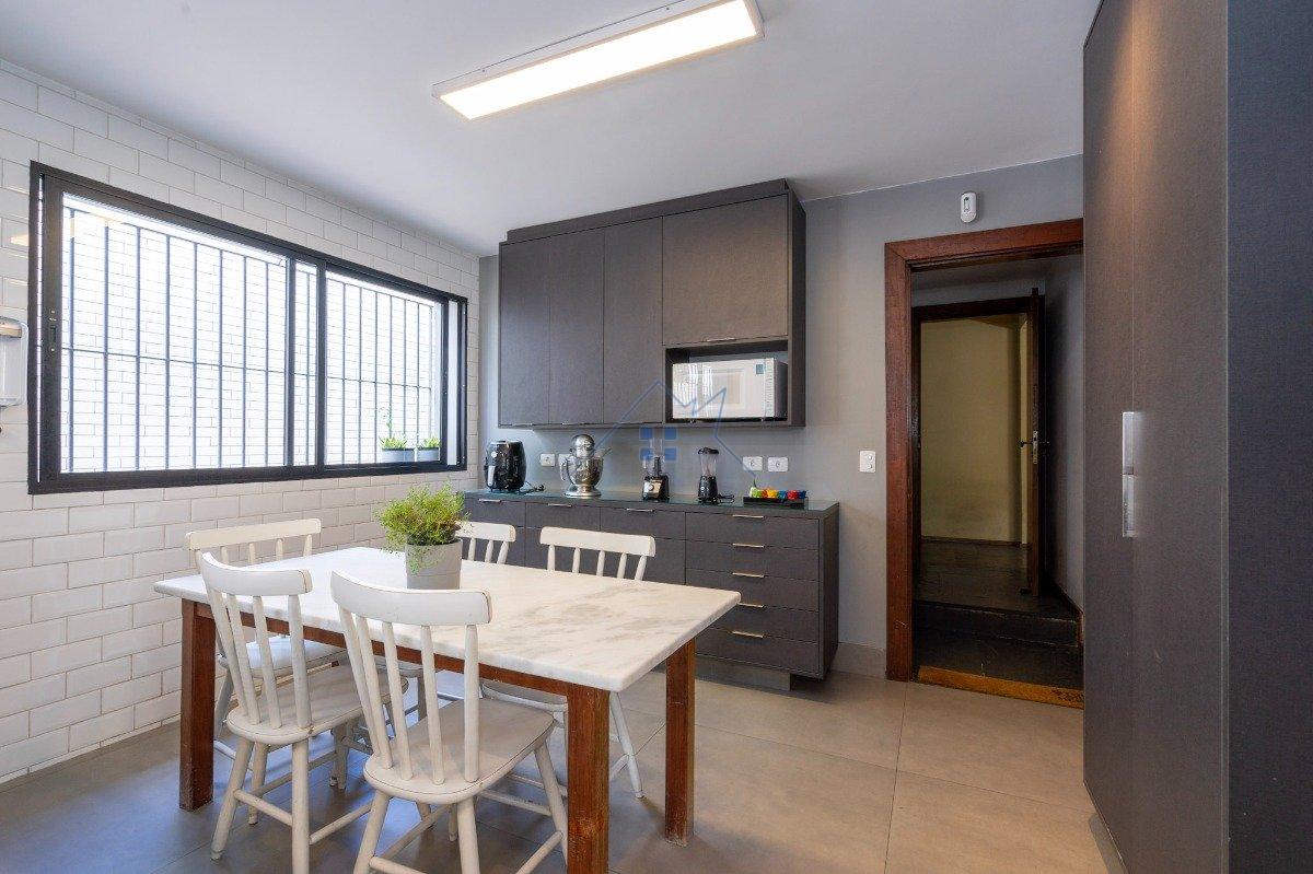 Casa no Morumbi com 370m² 4 dorm 2 suítes 2 vagas Rua Almirante Soares Dutra São Paulo - 