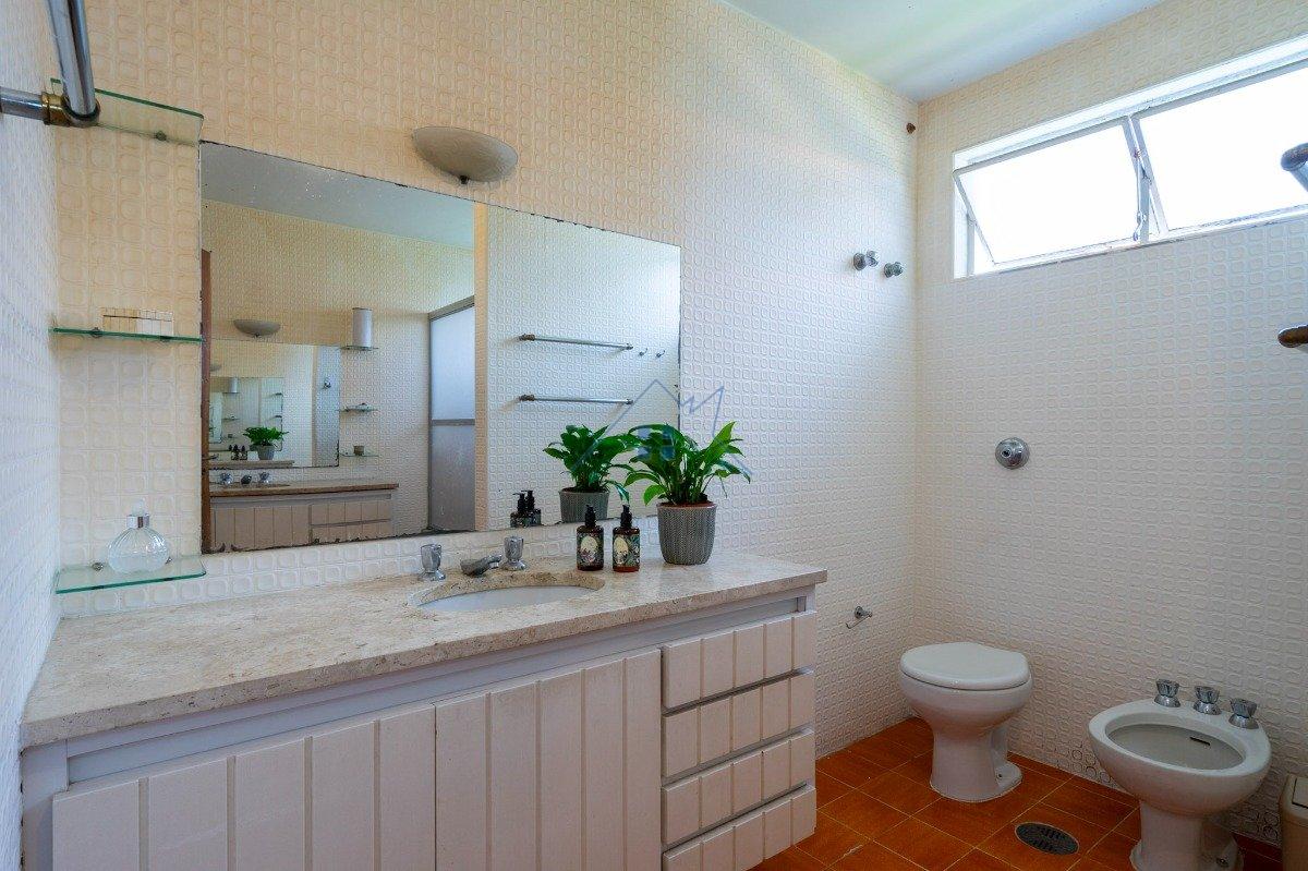 Casa no Morumbi com 370m² 4 dorm 2 suítes 2 vagas Rua Almirante Soares Dutra São Paulo - 