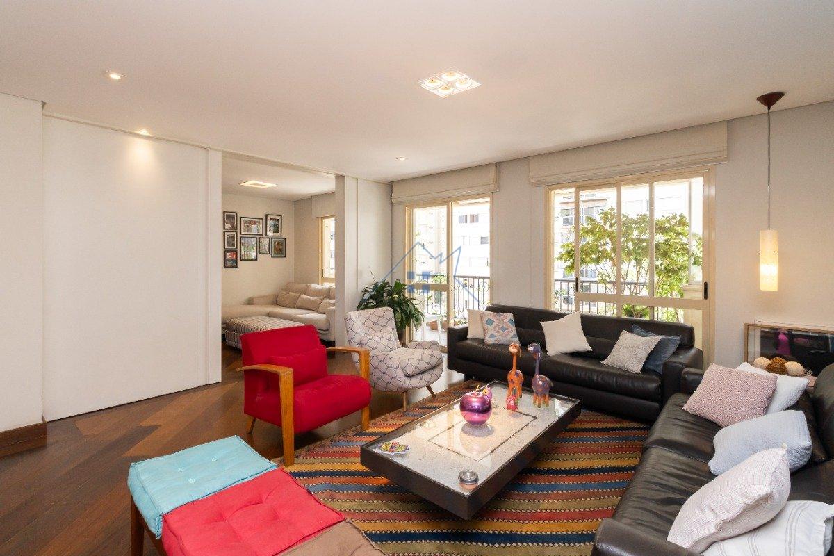 Apartamento em Perdizes 143m² 4 dorm 3 suítes 3 vagas Rua Doutor Franco da Rocha São Paulo - 