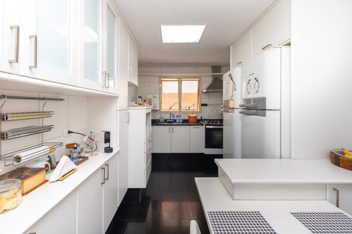 Apartamento em Perdizes 143m² 4 dorm 3 suítes 3 vagas Rua Doutor Franco da Rocha São Paulo - 