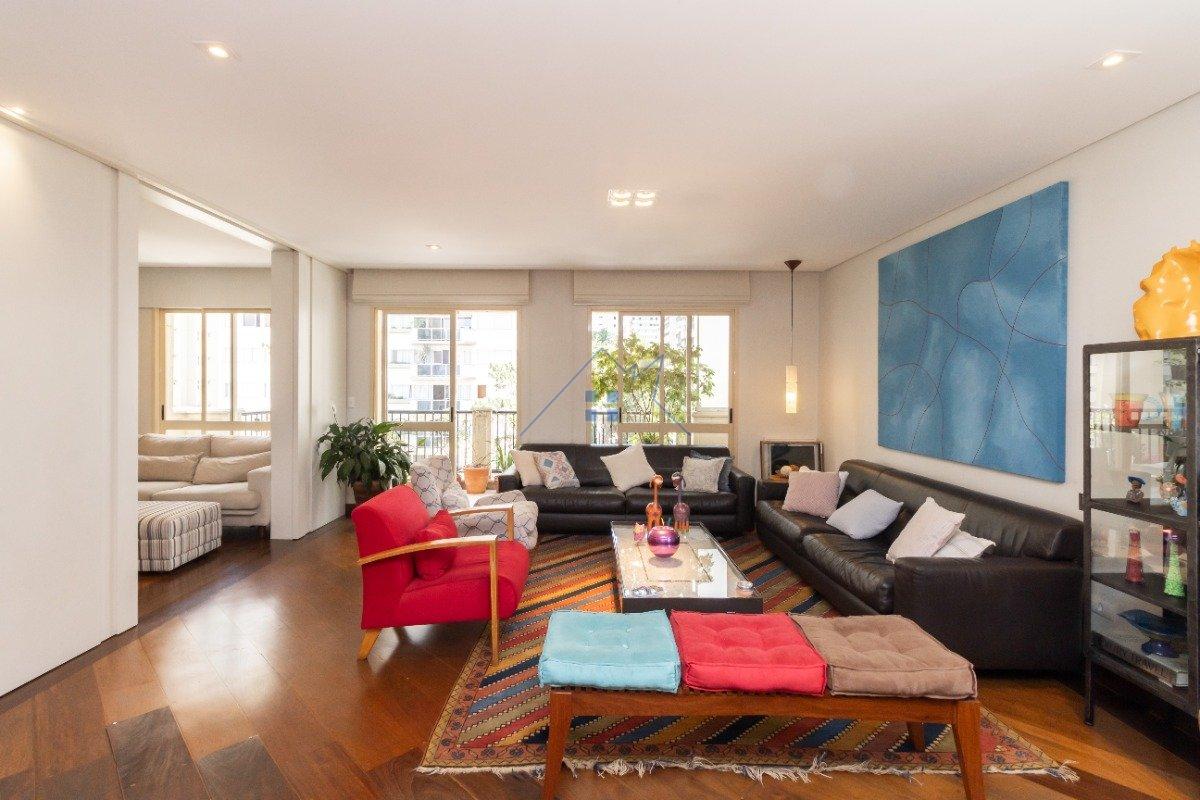 Apartamento em Perdizes 143m² 4 dorm 3 suítes 3 vagas Rua Doutor Franco da Rocha São Paulo - 