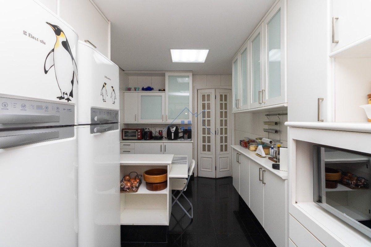 Apartamento em Perdizes 143m² 4 dorm 3 suítes 3 vagas Rua Doutor Franco da Rocha São Paulo - 