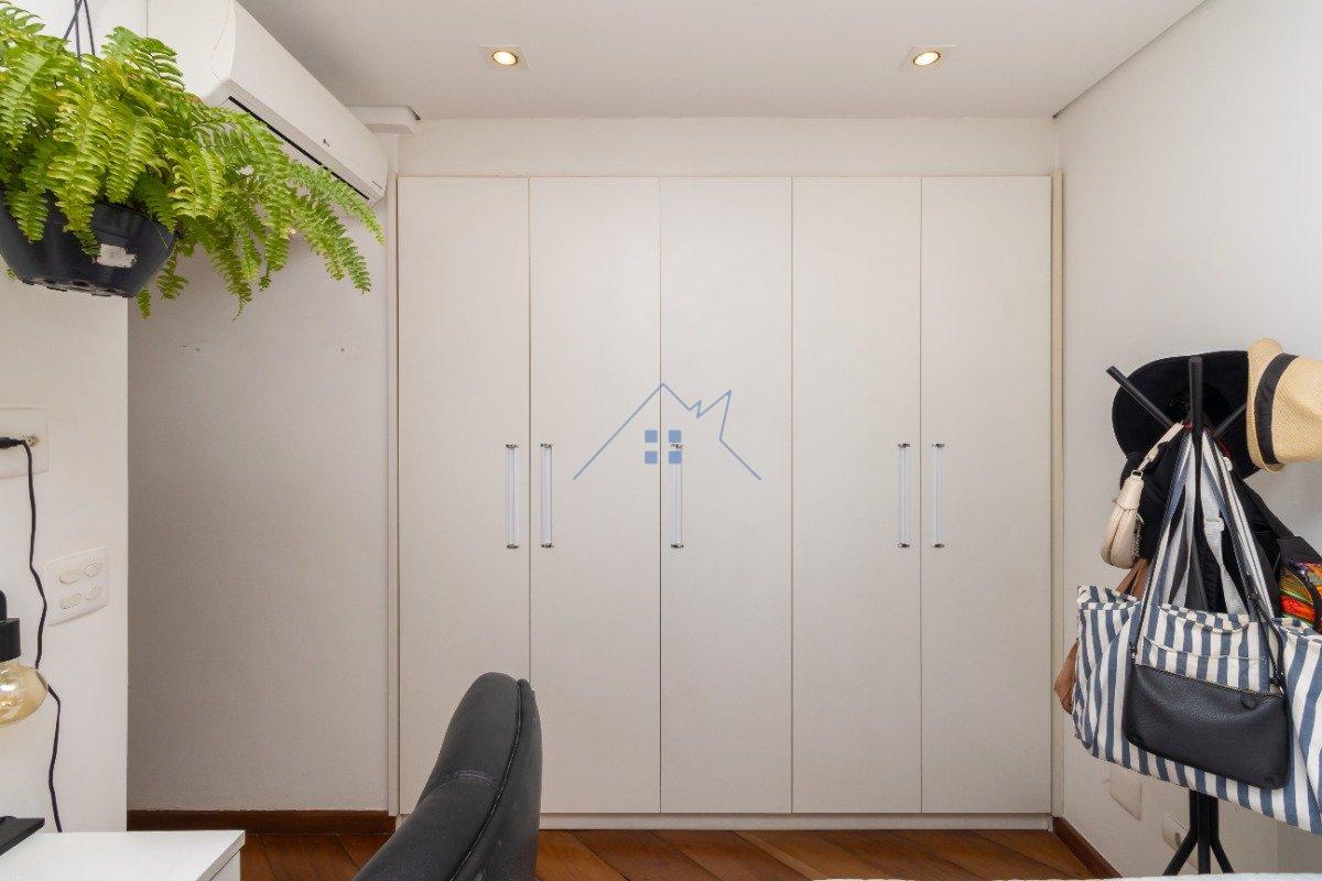 Apartamento em Perdizes 143m² 4 dorm 3 suítes 3 vagas Rua Doutor Franco da Rocha São Paulo - 