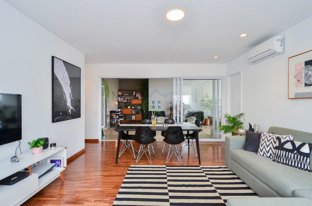 Apartamento na Vila Ipojuca 127m² 2 suítes 2 vagas Rua Camburiú São Paulo - 