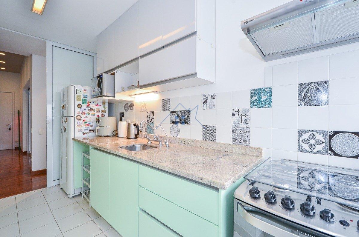 Apartamento na Vila Ipojuca 127m² 2 suítes 2 vagas Rua Camburiú São Paulo - 