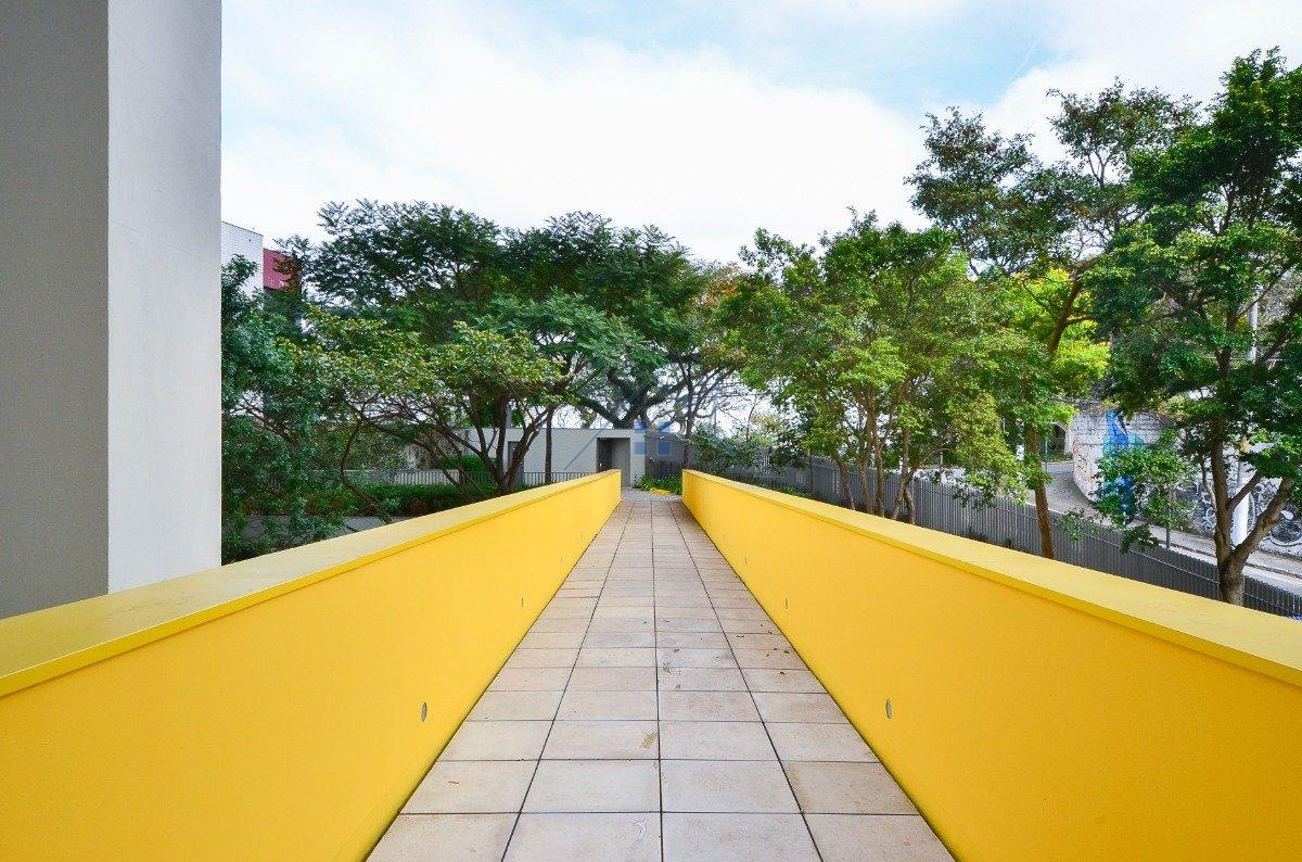 Apartamento na Vila Ipojuca 127m² 2 suítes 2 vagas Rua Camburiú São Paulo - 