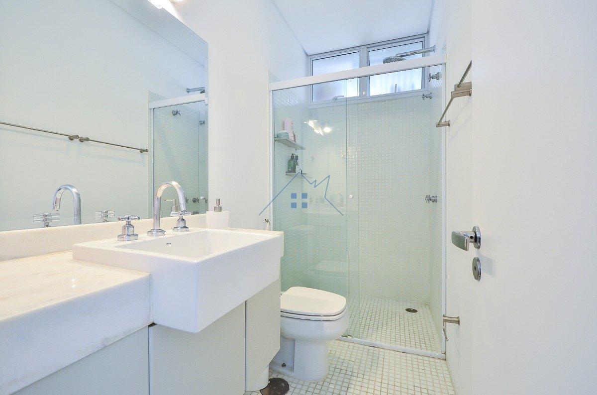 Apartamento na Vila Ipojuca 127m² 2 suítes 2 vagas Rua Camburiú São Paulo - 
