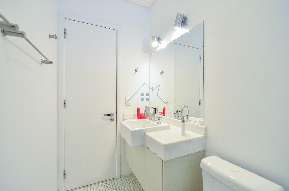 Apartamento na Vila Ipojuca 127m² 2 suítes 2 vagas Rua Camburiú São Paulo - 