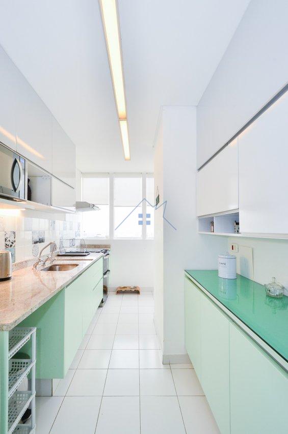 Apartamento na Vila Ipojuca 127m² 2 suítes 2 vagas Rua Camburiú São Paulo - 