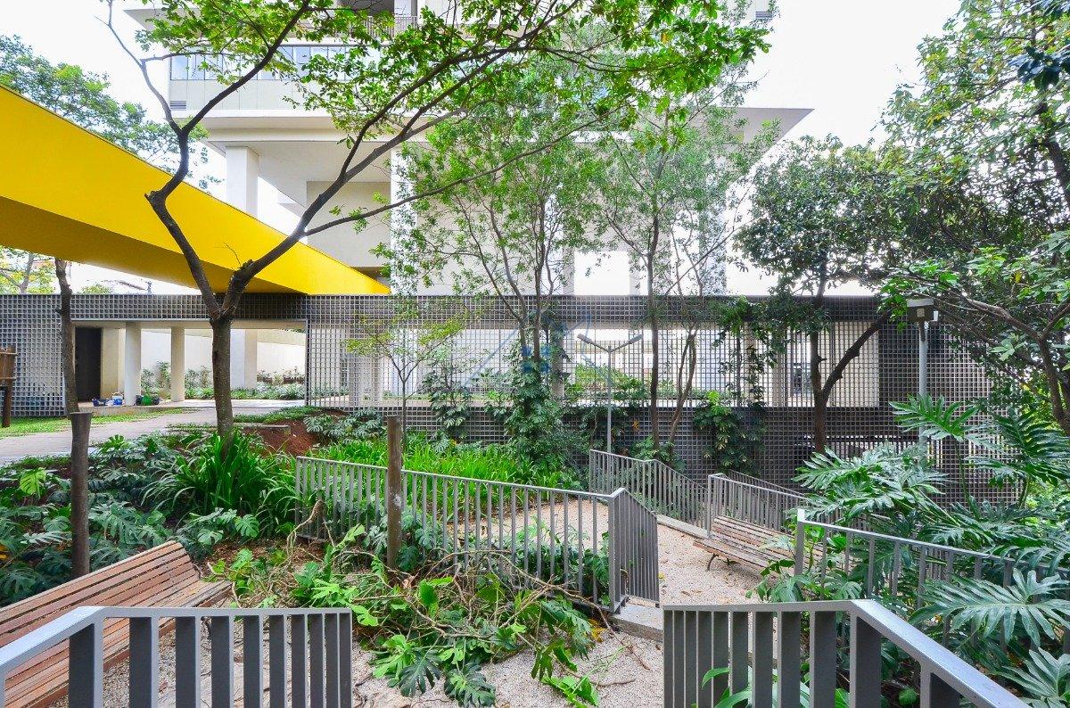 Apartamento na Vila Ipojuca 127m² 2 suítes 2 vagas Rua Camburiú São Paulo - 