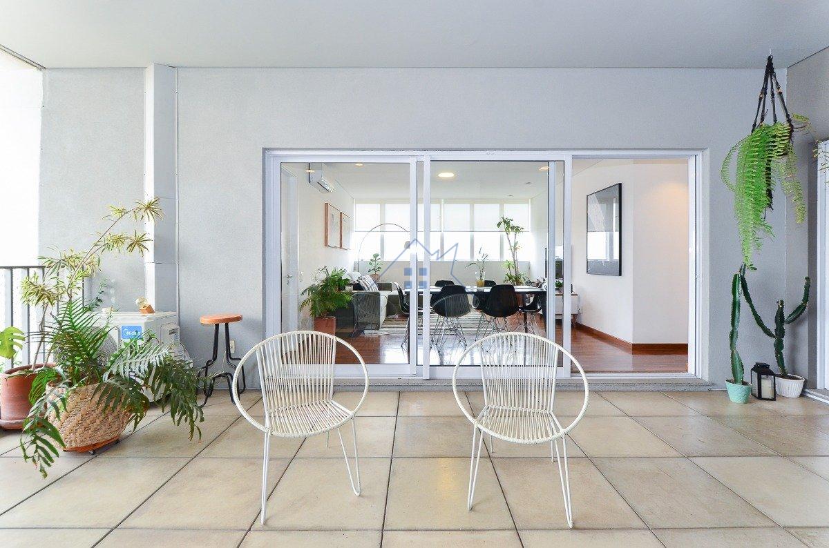 Apartamento na Vila Ipojuca 127m² 2 suítes 2 vagas Rua Camburiú São Paulo - 