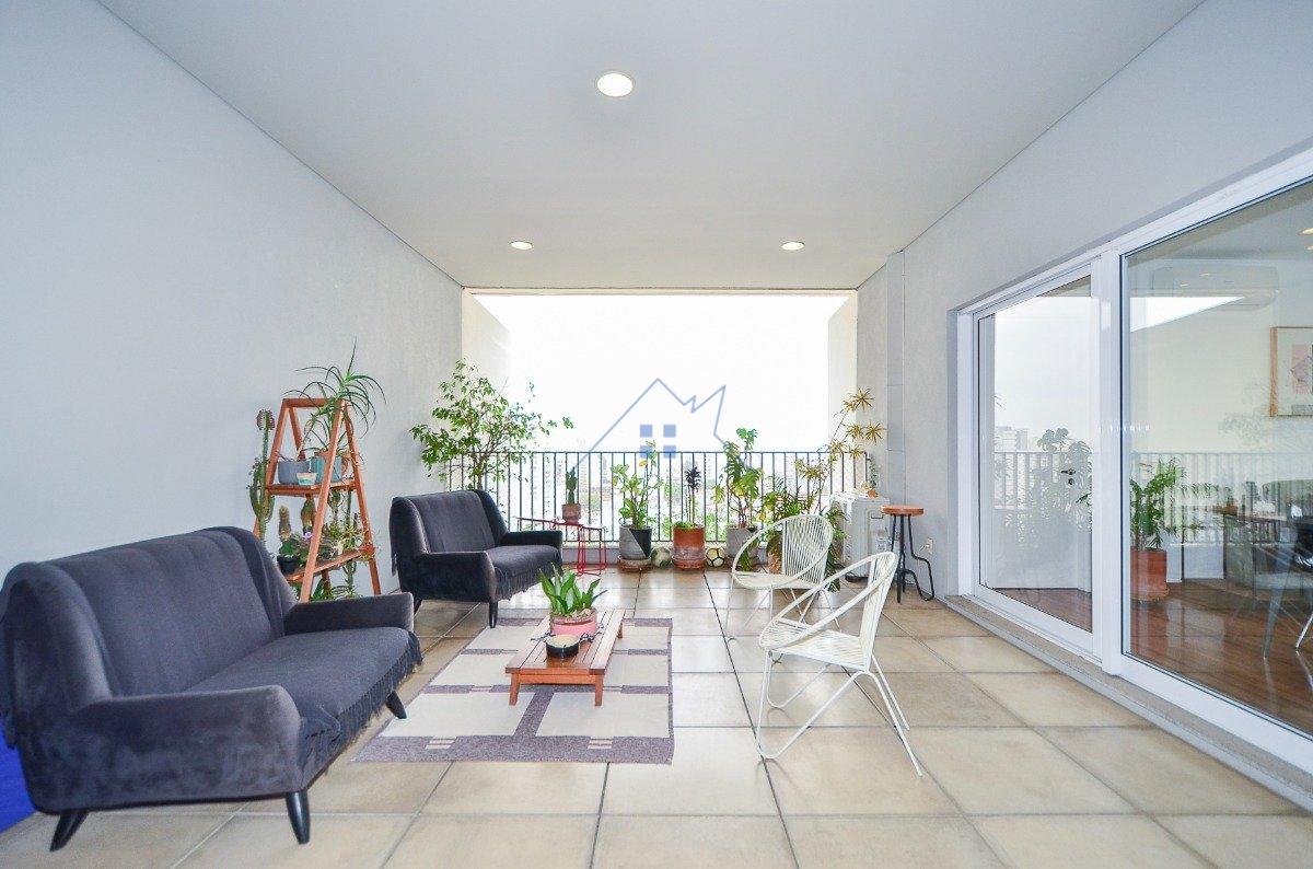 Apartamento na Vila Ipojuca 127m² 2 suítes 2 vagas Rua Camburiú São Paulo - 