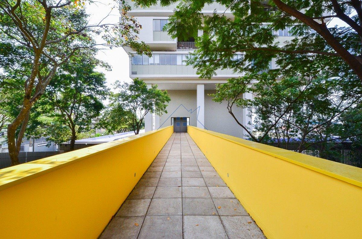 Apartamento na Vila Ipojuca 127m² 2 suítes 2 vagas Rua Camburiú São Paulo - 