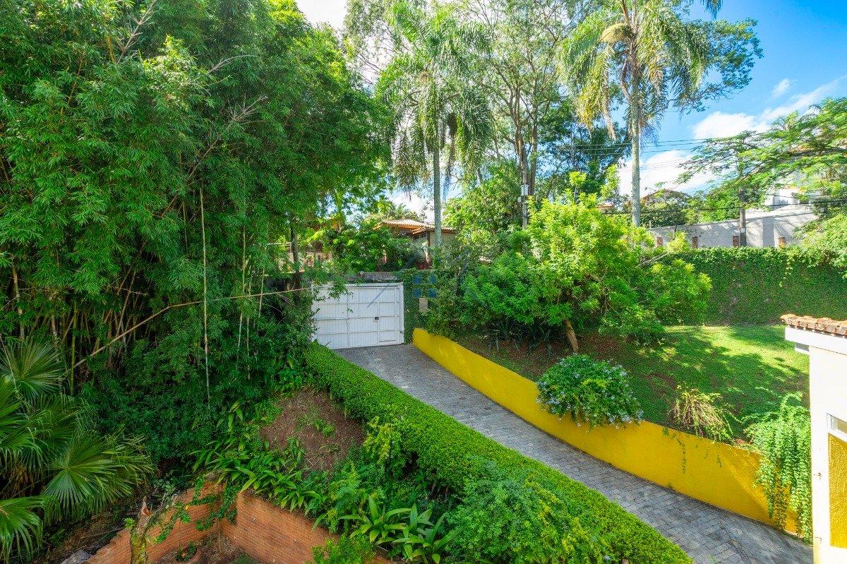 Casa em Condomínio com 478m² 3 dorm 2 suítes 4 vagas Estrada Fazendinha Carapicuíba - 