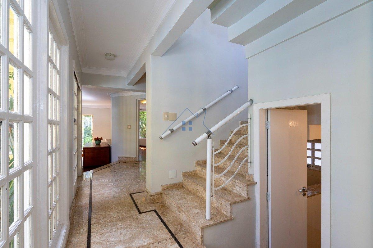 Casa em Condomínio com 478m² 3 dorm 2 suítes 4 vagas Estrada Fazendinha Carapicuíba - 