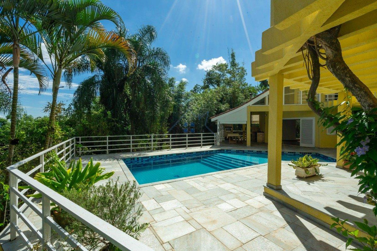 Casa em Condomínio com 478m² 3 dorm 2 suítes 4 vagas Estrada Fazendinha Carapicuíba - 