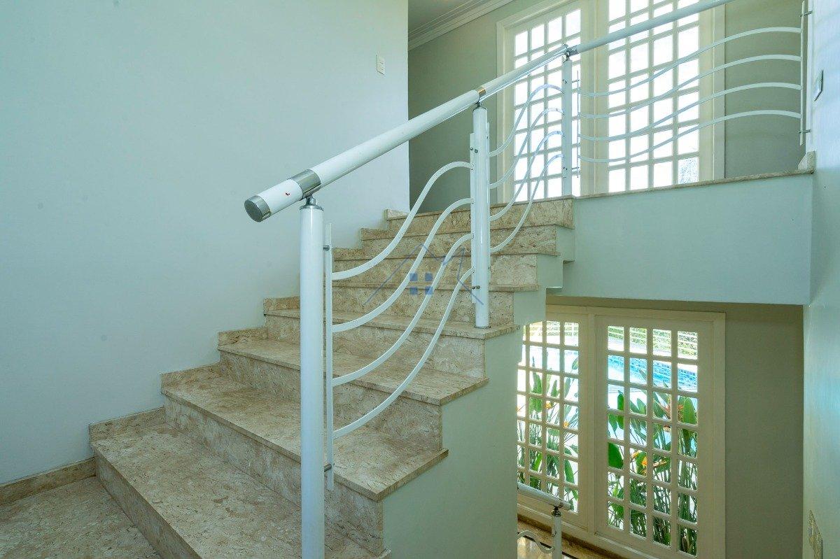 Casa em Condomínio com 478m² 3 dorm 2 suítes 4 vagas Estrada Fazendinha Carapicuíba - 