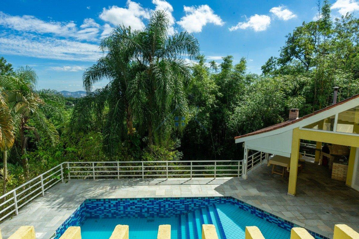 Casa em Condomínio com 478m² 3 dorm 2 suítes 4 vagas Estrada Fazendinha Carapicuíba - 