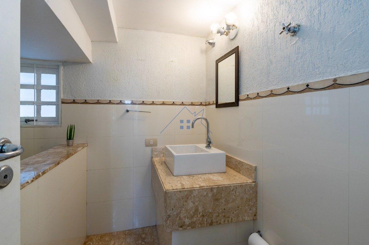 Casa em Condomínio com 478m² 3 dorm 2 suítes 4 vagas Estrada Fazendinha Carapicuíba - 