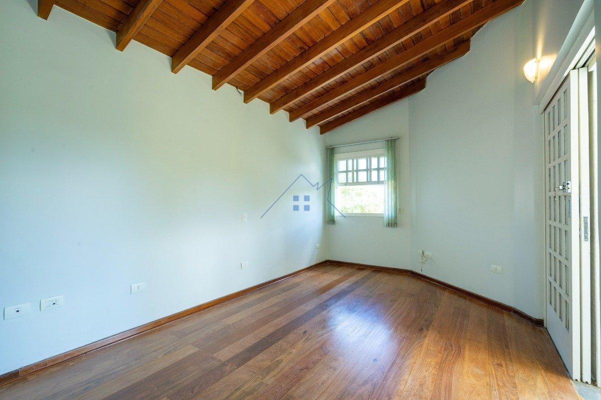 Casa em Condomínio com 478m² 3 dorm 2 suítes 4 vagas Estrada Fazendinha Carapicuíba - 