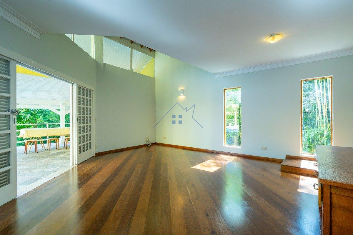 Casa em Condomínio com 478m² 3 dorm 2 suítes 4 vagas Estrada Fazendinha Carapicuíba - 