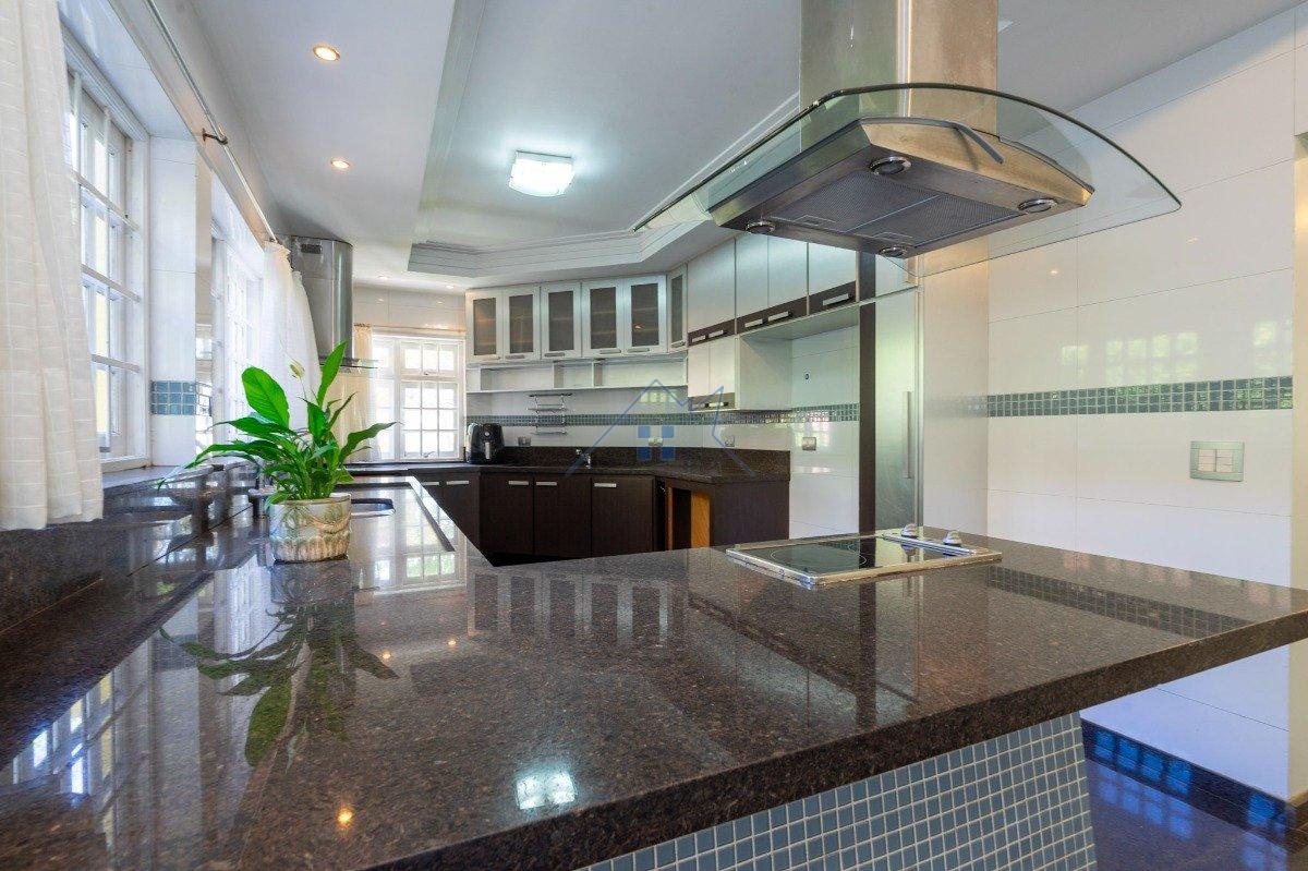 Casa em Condomínio com 478m² 3 dorm 2 suítes 4 vagas Estrada Fazendinha Carapicuíba - 