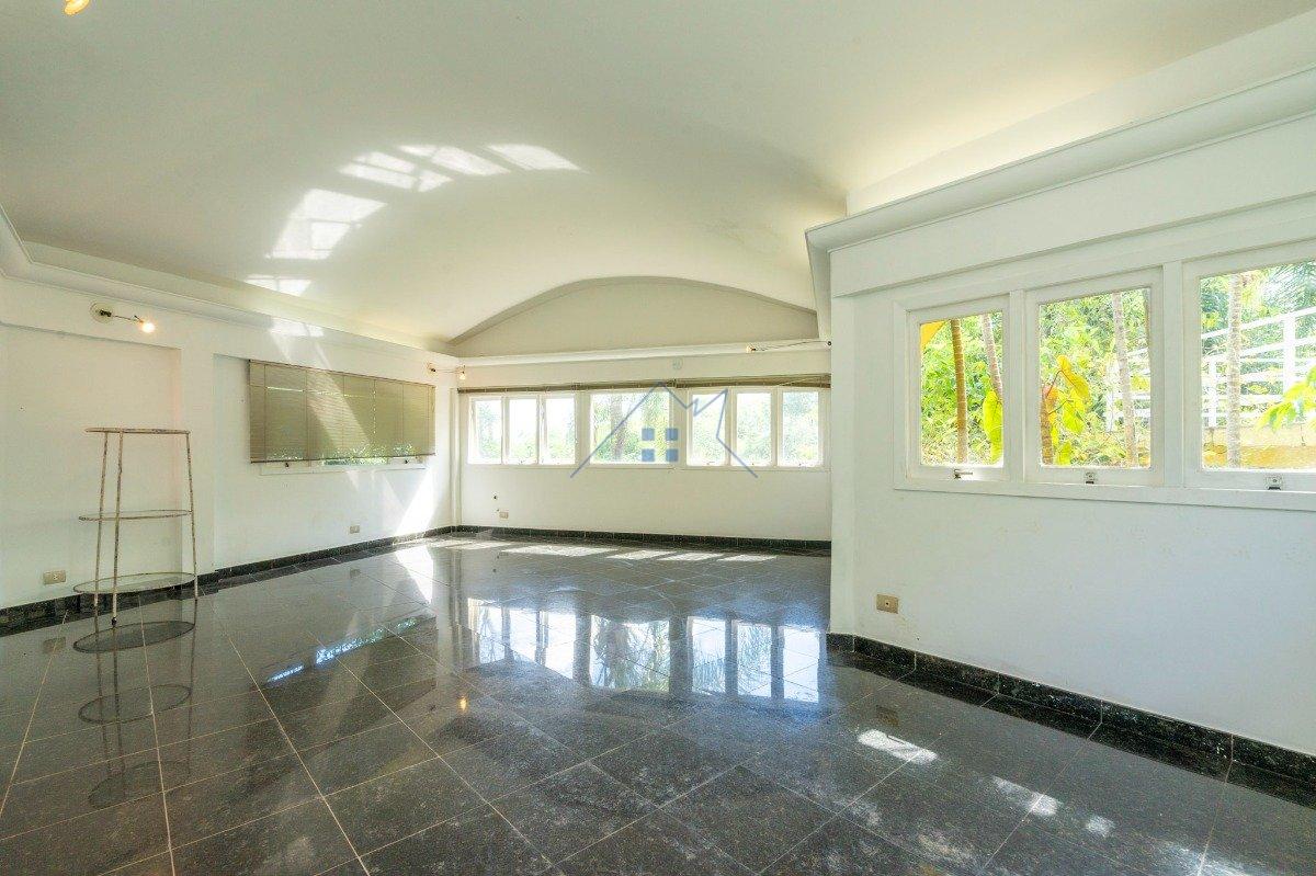 Casa em Condomínio com 478m² 3 dorm 2 suítes 4 vagas Estrada Fazendinha Carapicuíba - 