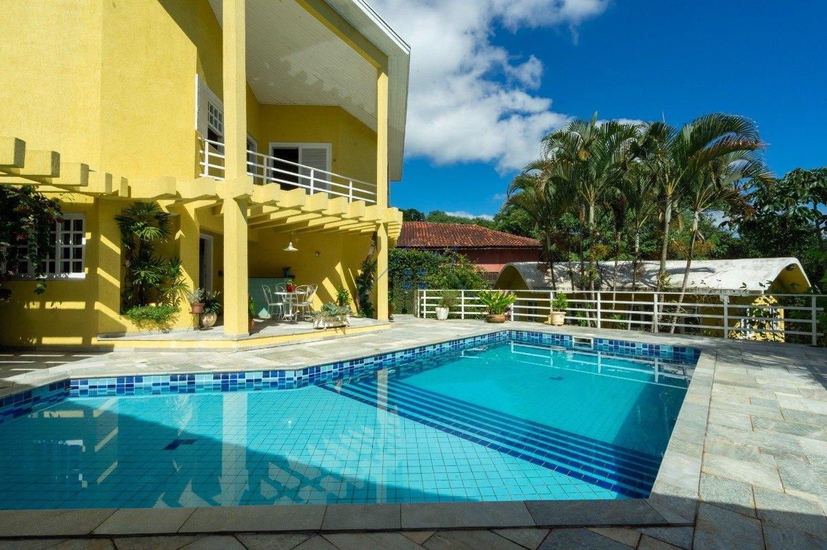 Casa em Condomínio com 478m² 3 dorm 2 suítes 4 vagas Estrada Fazendinha Carapicuíba - 