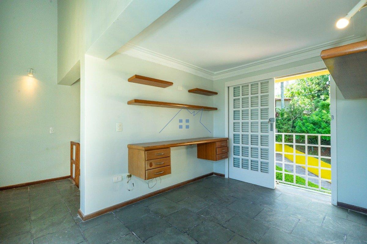 Casa em Condomínio com 478m² 3 dorm 2 suítes 4 vagas Estrada Fazendinha Carapicuíba - 