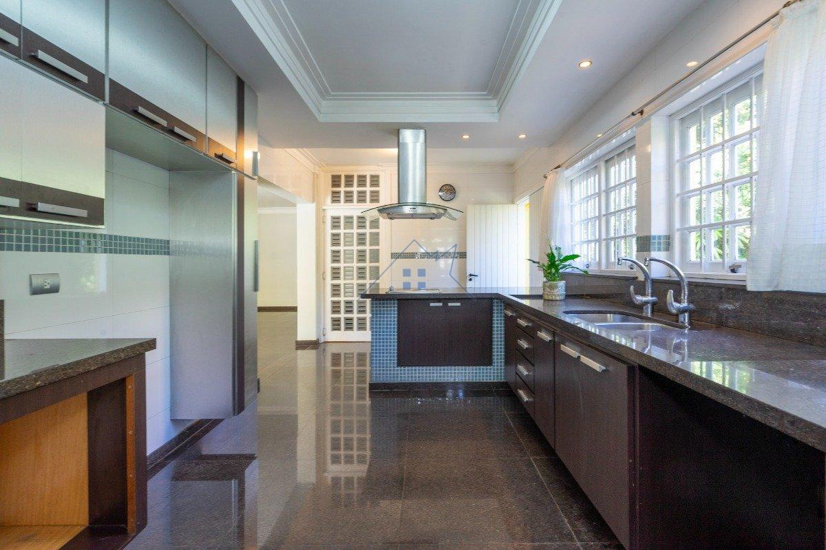 Casa em Condomínio com 478m² 3 dorm 2 suítes 4 vagas Estrada Fazendinha Carapicuíba - 
