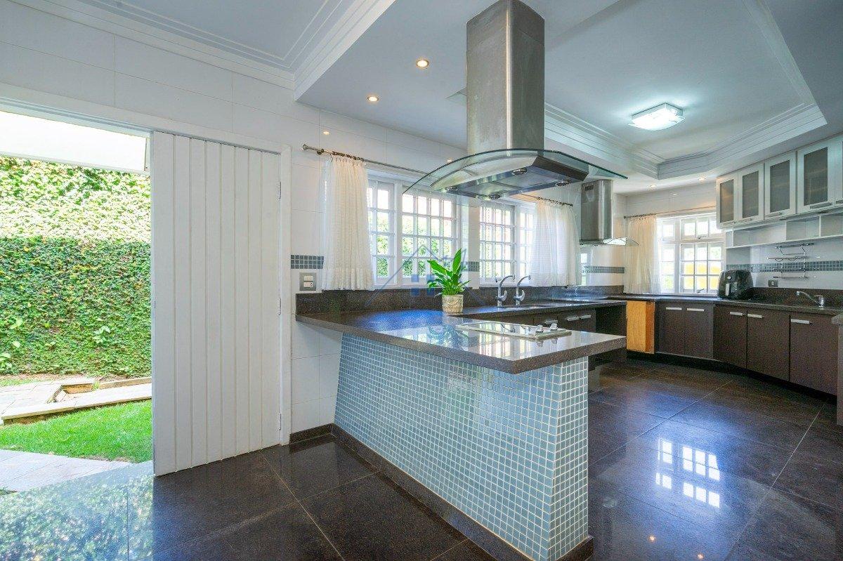 Casa em Condomínio com 478m² 3 dorm 2 suítes 4 vagas Estrada Fazendinha Carapicuíba - 