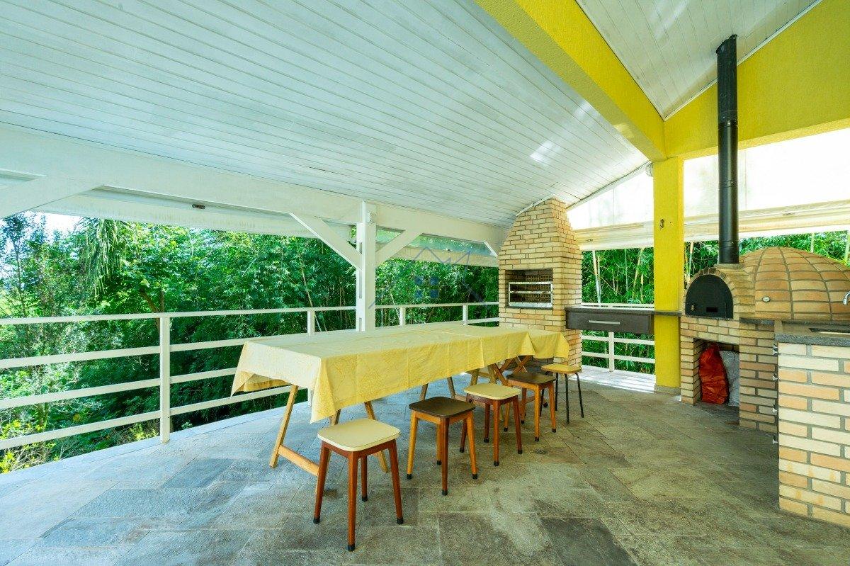 Casa em Condomínio com 478m² 3 dorm 2 suítes 4 vagas Estrada Fazendinha Carapicuíba - 