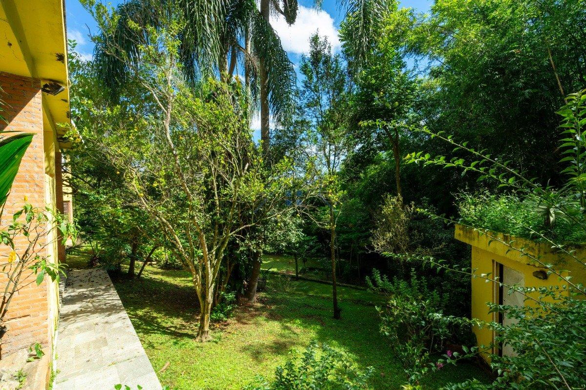 Casa em Condomínio com 478m² 3 dorm 2 suítes 4 vagas Estrada Fazendinha Carapicuíba - 