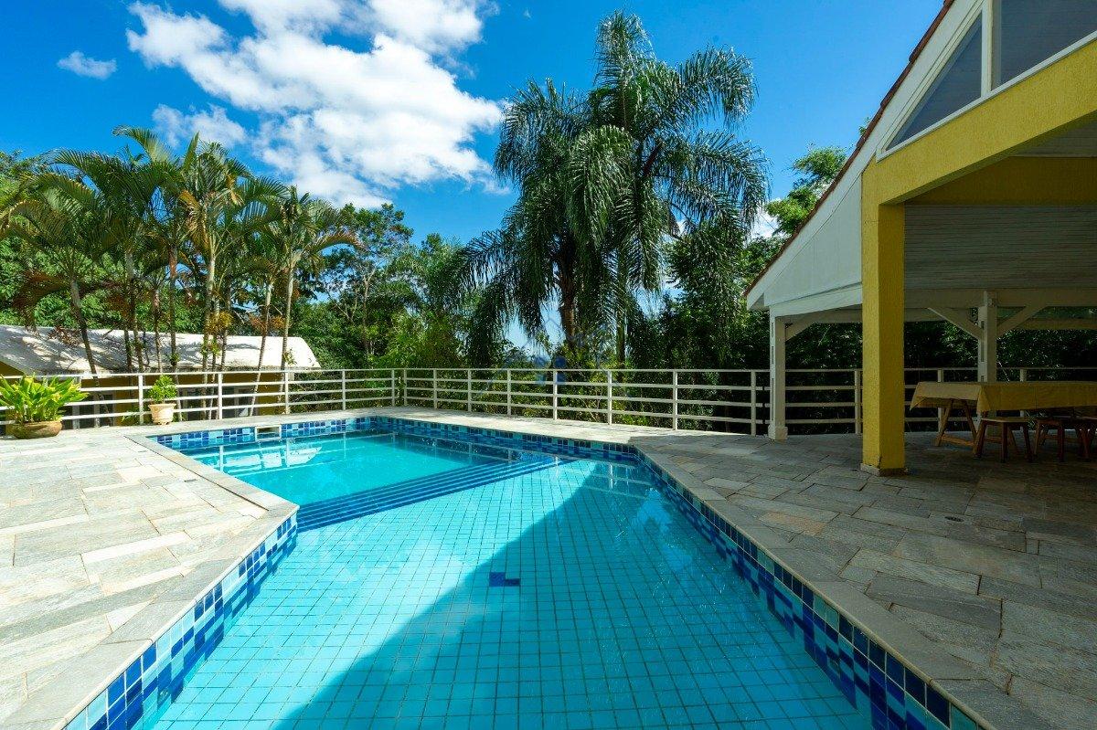 Casa em Condomínio com 478m² 3 dorm 2 suítes 4 vagas Estrada Fazendinha Carapicuíba - 
