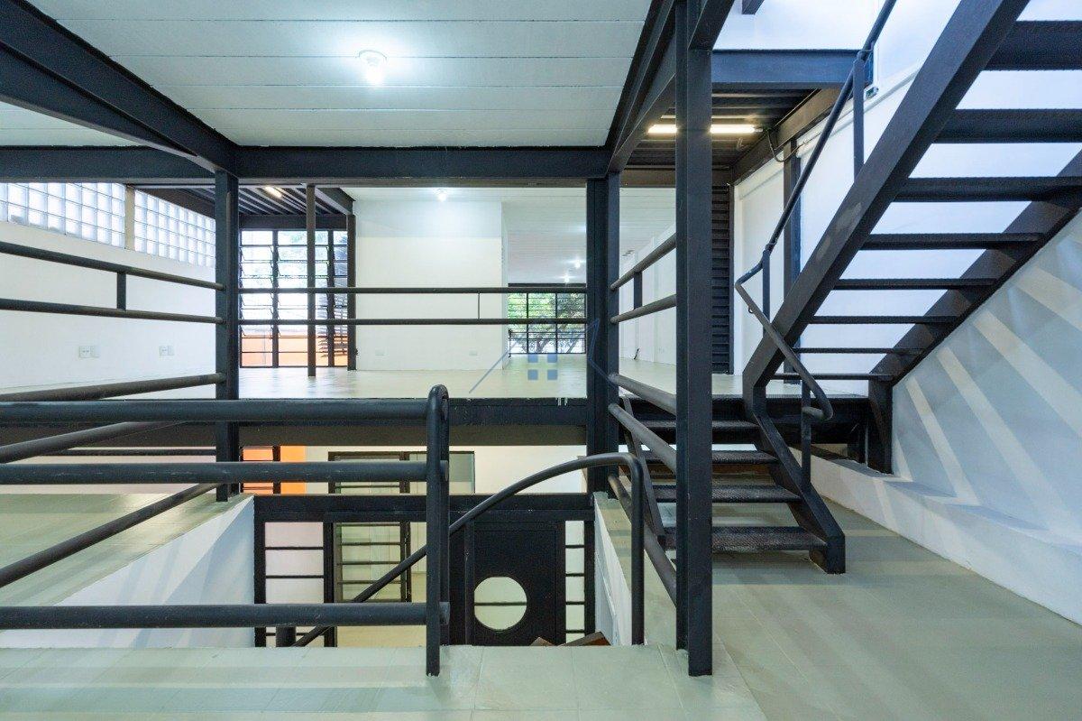 Casa Comercial em Pinheiros 212 m² 5 vagas Rua Luís Murat São Paulo - 