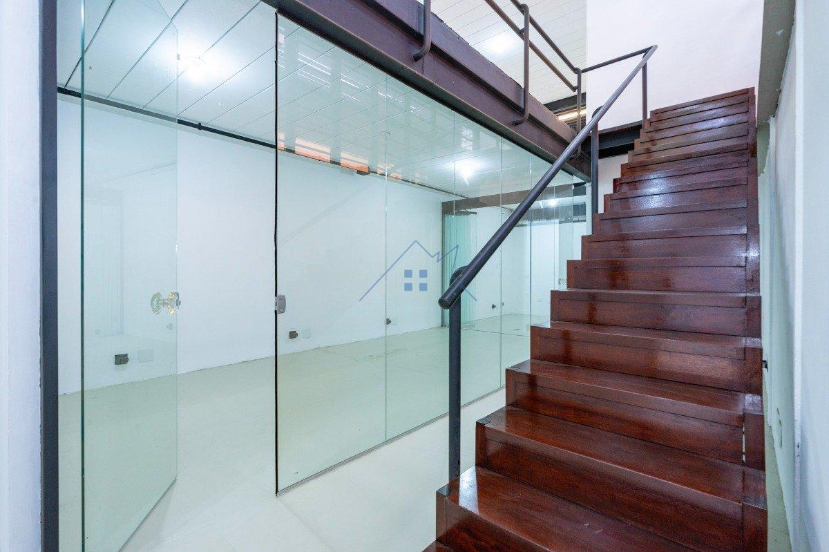Casa Comercial em Pinheiros 212 m² 5 vagas Rua Luís Murat São Paulo - 