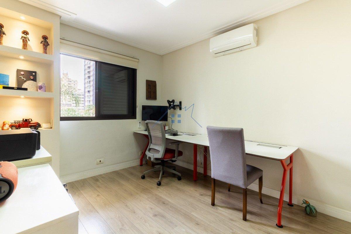 Apartamento no Cambuci 110m² 3 dorm 1 suíte 2 vagas Rua Augusto de Toledo São Paulo - 