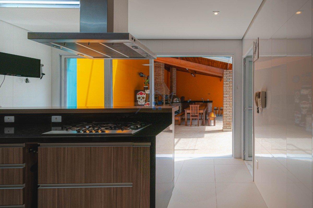 Casa em Condomínio Tremembé 370m² 4 dorm 3 suítes 5 vagas Rua Márcio Henrique Geenen São Paulo - 
