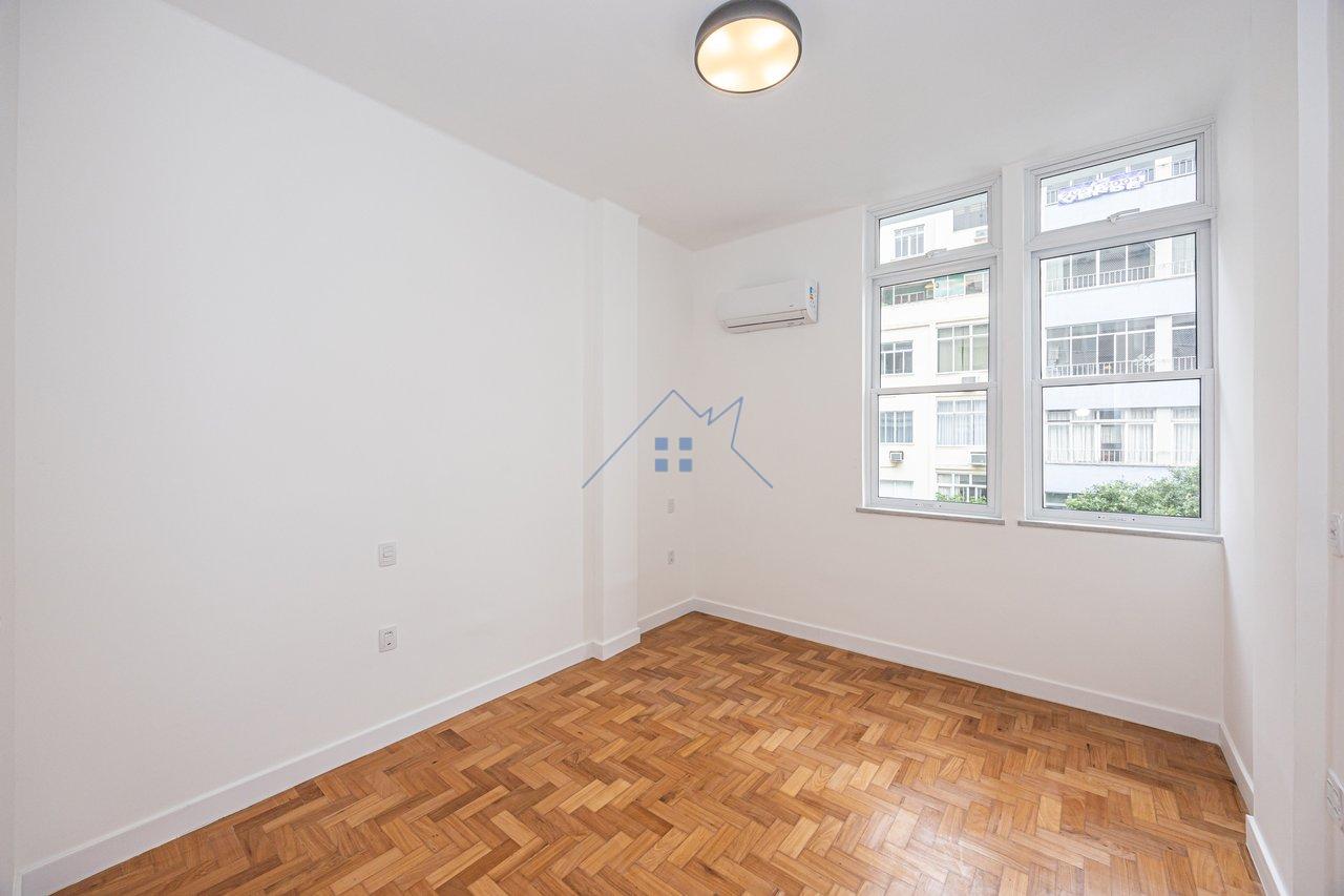 Apartamento no Bairro de Copacabana reformado 120m² 3 dorm 1 suíte 1 vaga Rua Constante Ramos Rio de Janeiro - 