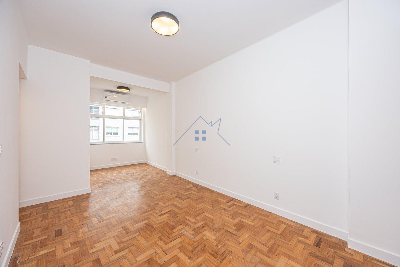 Apartamento no Bairro de Copacabana reformado 120m² 3 dorm 1 suíte 1 vaga Rua Constante Ramos Rio de Janeiro - 