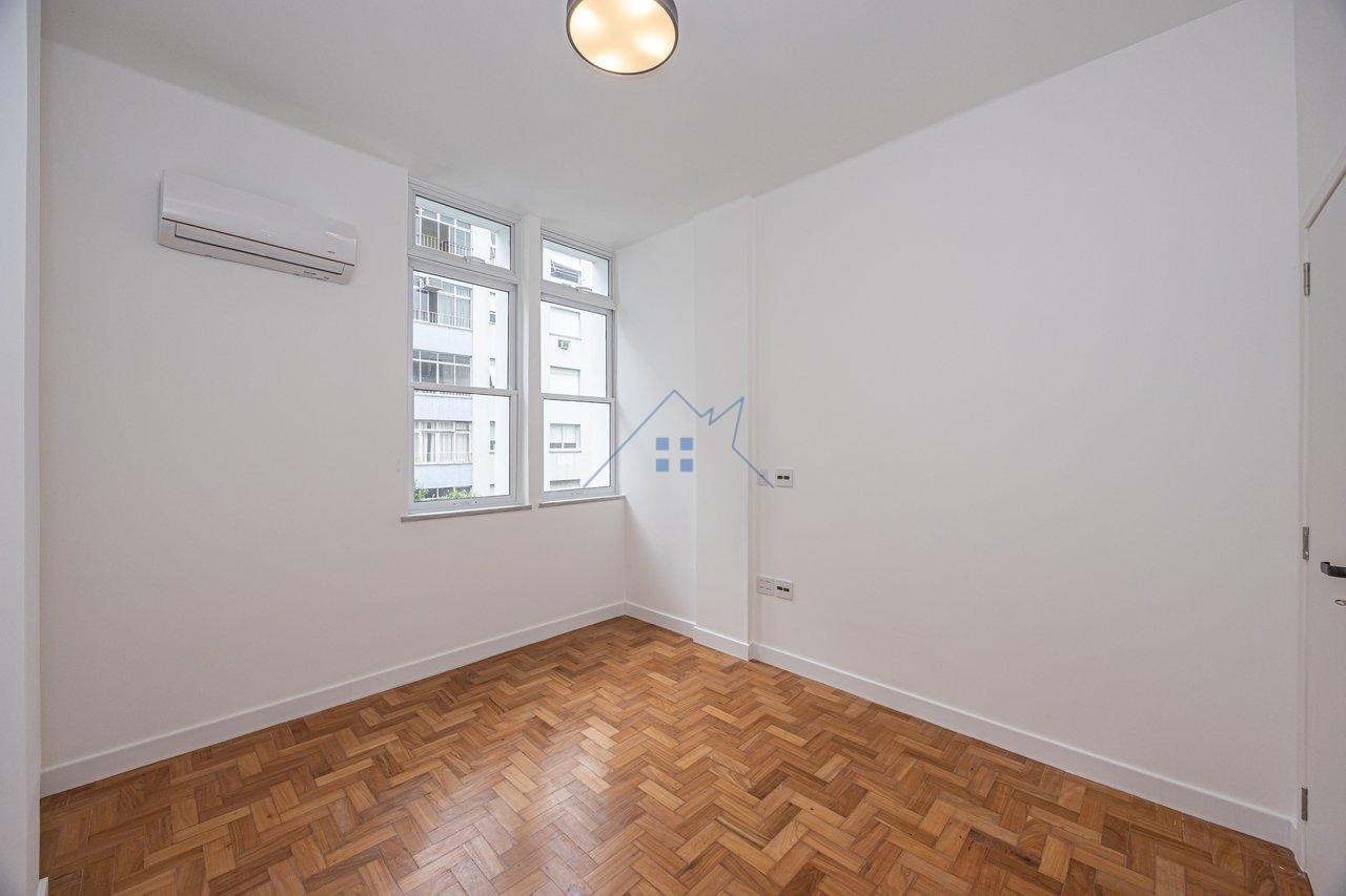 Apartamento no Bairro de Copacabana reformado 120m² 3 dorm 1 suíte 1 vaga Rua Constante Ramos Rio de Janeiro - 