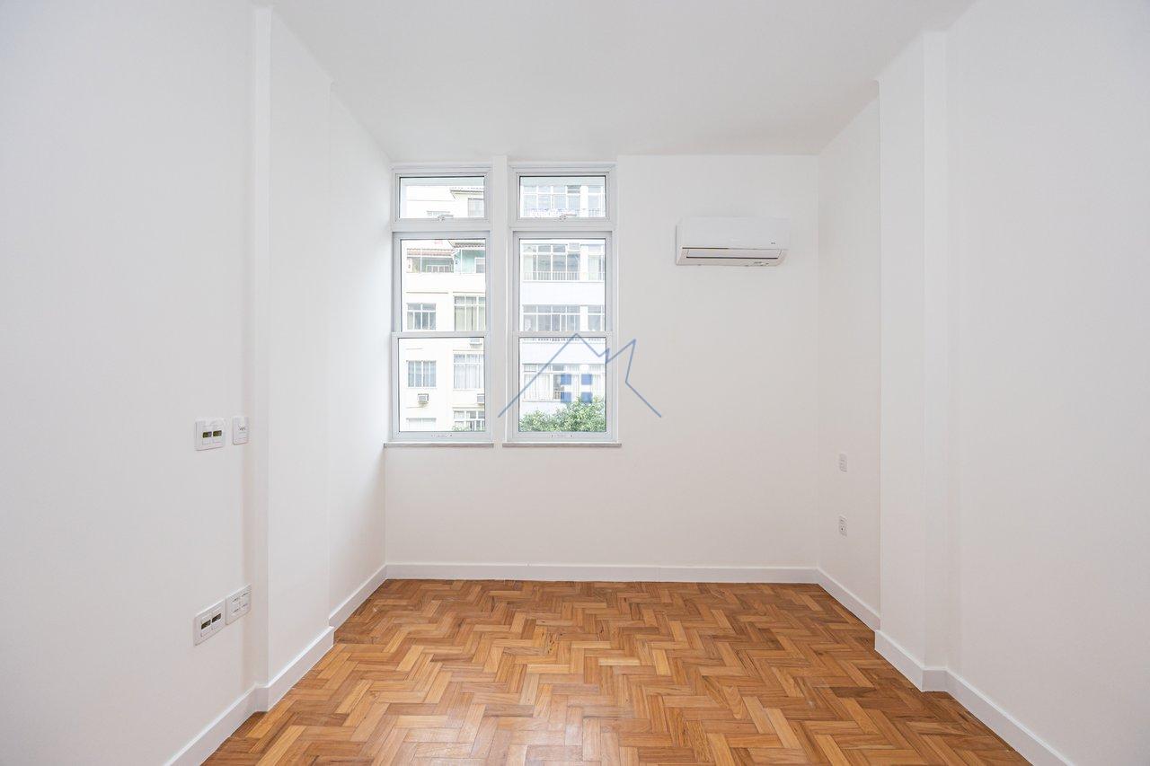 Apartamento no Bairro de Copacabana reformado 120m² 3 dorm 1 suíte 1 vaga Rua Constante Ramos Rio de Janeiro - 