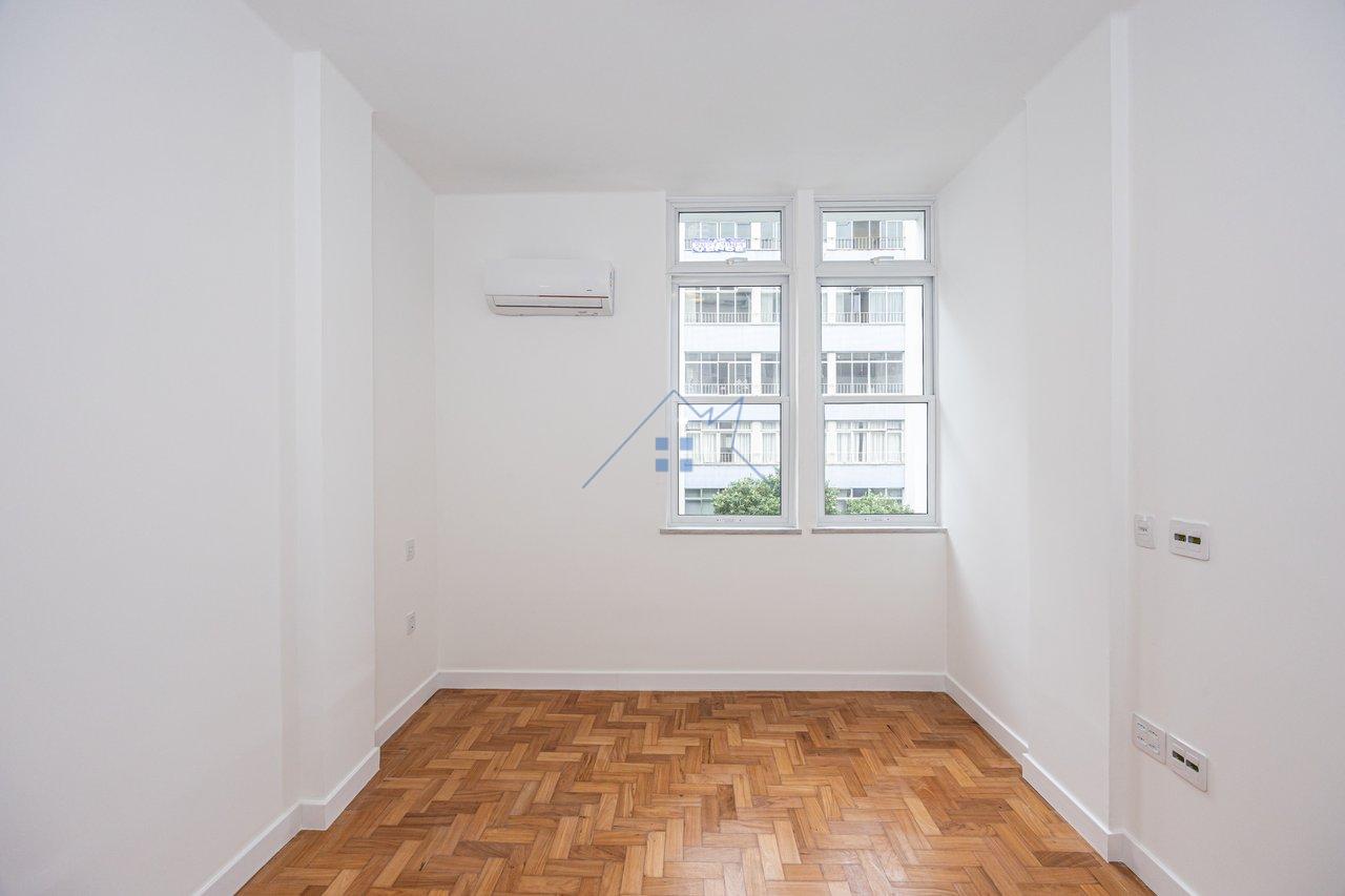 Apartamento no Bairro de Copacabana reformado 120m² 3 dorm 1 suíte 1 vaga Rua Constante Ramos Rio de Janeiro - 