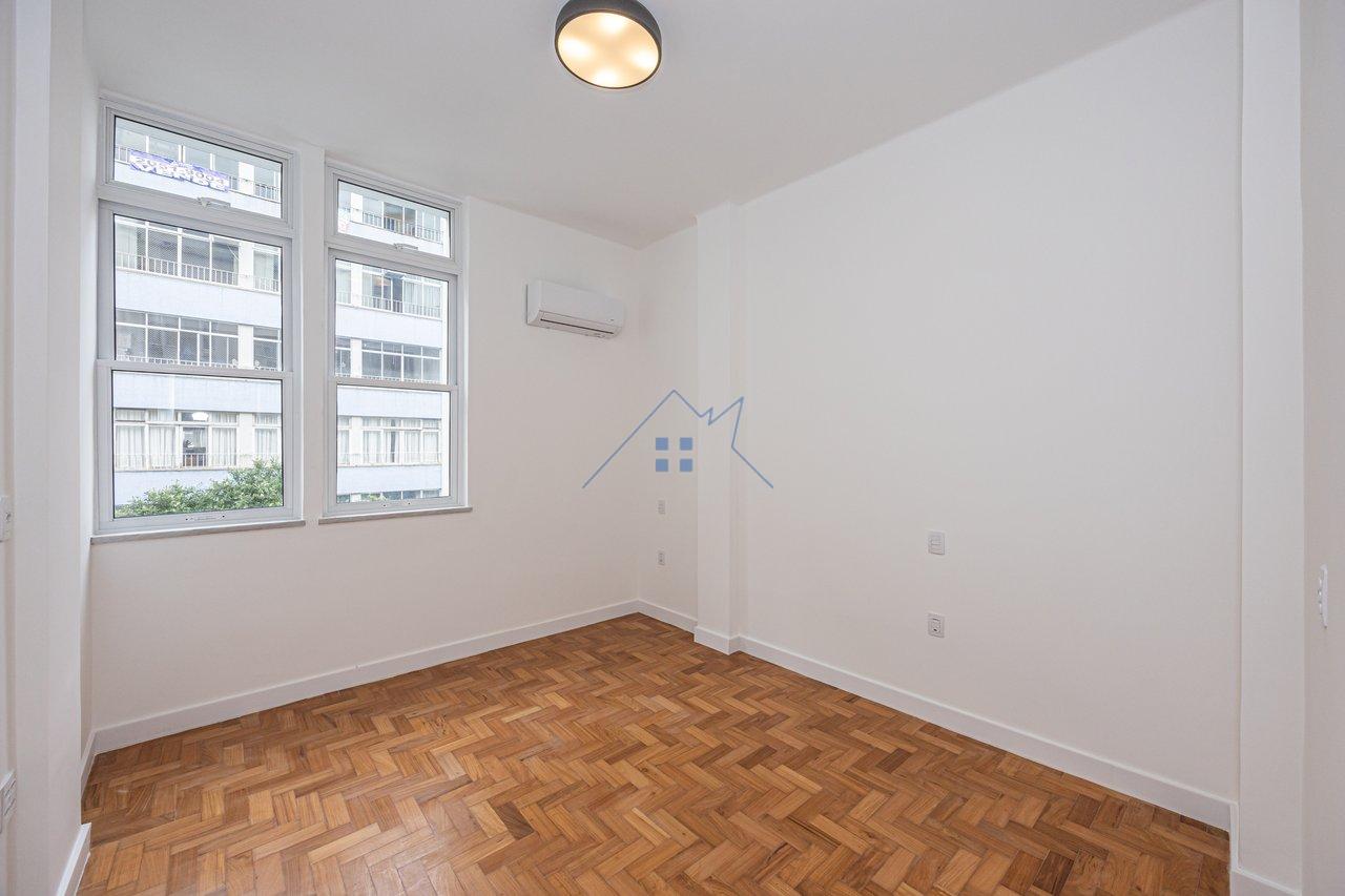 Apartamento no Bairro de Copacabana reformado 120m² 3 dorm 1 suíte 1 vaga Rua Constante Ramos Rio de Janeiro - 
