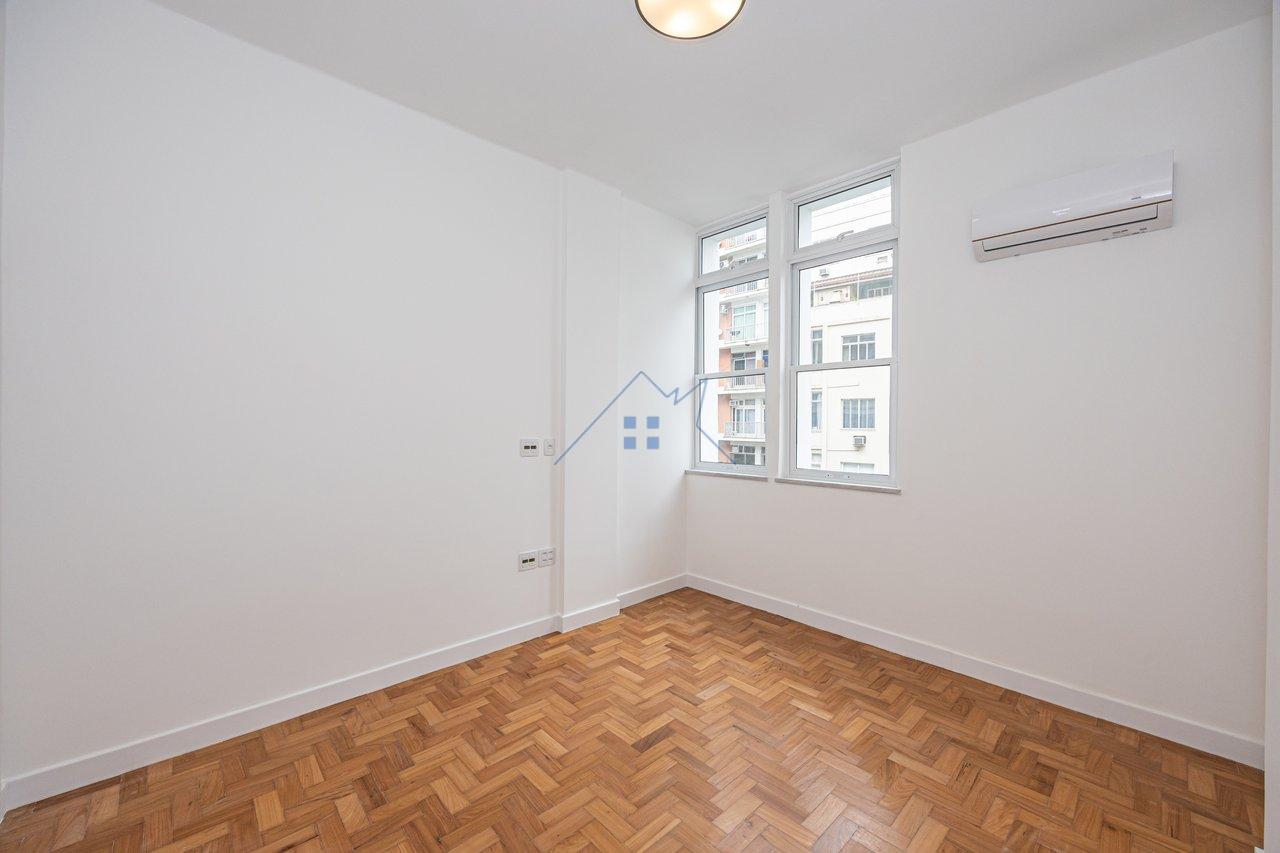Apartamento no Bairro de Copacabana reformado 120m² 3 dorm 1 suíte 1 vaga Rua Constante Ramos Rio de Janeiro - 