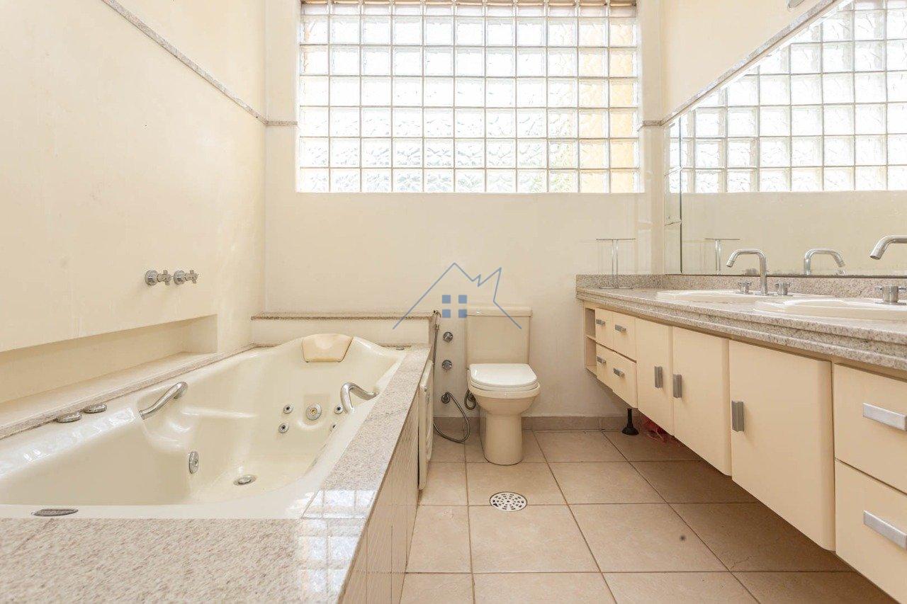 Sobrado no Brooklin com 237m² 02 dorm 1 suite 04 vagas Rua Michigan São Paulo - 