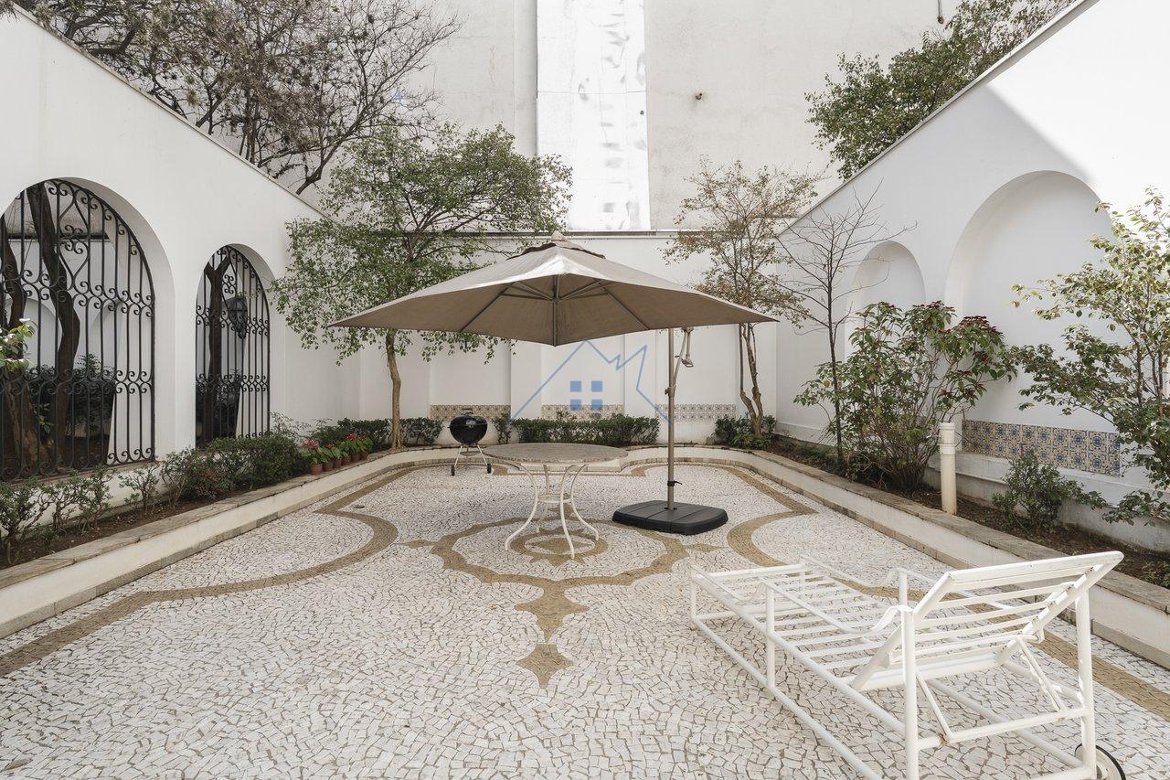 Amplo apartamento no Jd América 270m² 3 suítes 3 vagas Rua Bela Cintra São Paulo - 